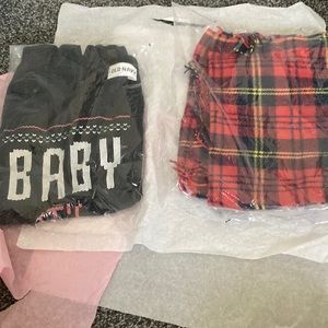 Old Navy NWT Thermal top L and bonus plaid scarf